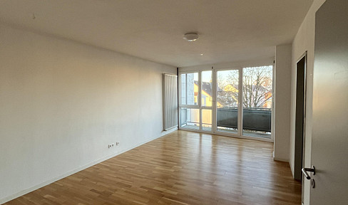 3 apartments near the main station on the 2nd floor with cellar rooms and underground parking spaces