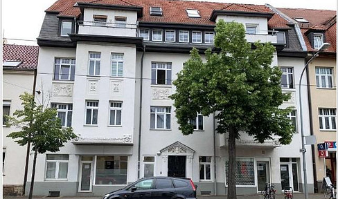 Großzügige 4-Zimmer-Altbauwohnung mit Wohnküche, Balkon & Gäste-WC