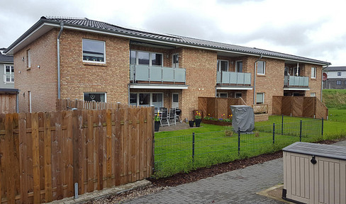 Quiet 3-room condominium as good as new, balcony, heat pump, carport parking space