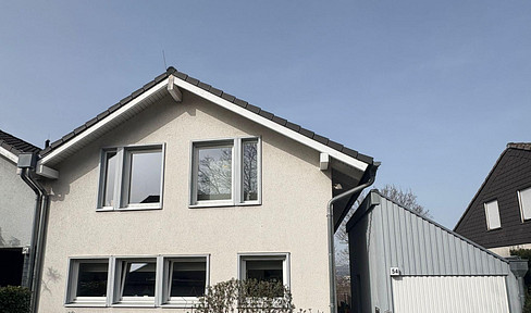 Semi-detached house in timber frame construction with granny apartment