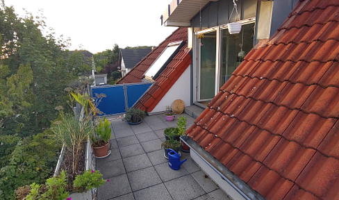 Nähe Köln-Dünnwald, Dachgeschosswohnung mit Dachterrasse