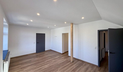 Attractive & practical: 2-R apartment on the top floor with heat pump and separate utility room