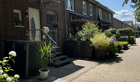 Mid-terrace house in the Ratingen Breitscheid district
