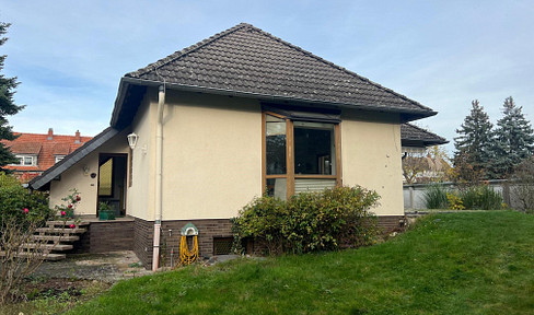 Haus + Grundstück in guter Lage Hanaus - Anwesen mit 1200 qm und viel Potential