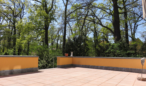 Sun terrace and sauna area near Spandauer Forst