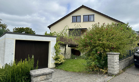 Charmante DHH in Hanglage - helle, großzügige Räume & Einliegerwohnung