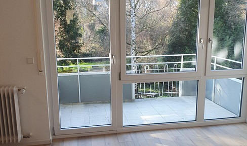 Helle, gut geschnittene 2-Zimmer-Wohnung mit Balkon