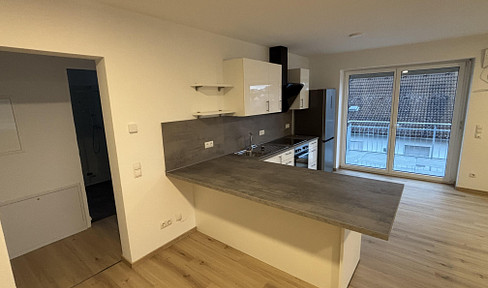 First occupancy: 3-room top floor apartment in energy-efficient KFW55 house