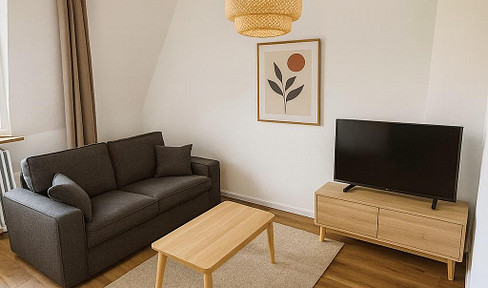 Wunderschöne 3,5-Zimmer-EG-Wohnung (76 m²) mit eigenem Eingang & Garten