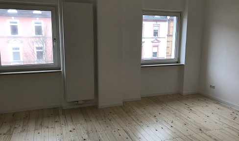 beautiful old building 2 room apartment in the sought-after Nordend