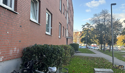 Free of commission! 3-room apartment with solid tenants