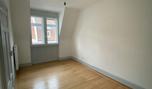 Core renovated & listed apartment 2-room-kitchen-bathroom with garden very central