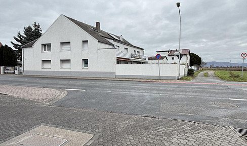 1–2 Familienhaus mit ca.300 m² Wfl.auf großzügigem 1.050-m²-Grundstück–ideal für Wohnen und Arbeiten