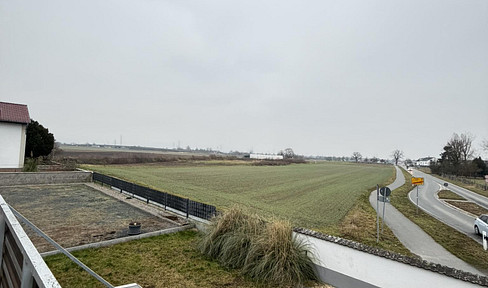 1–2-Familienhaus mit ca.300 m² Wfl.auf großzügigem 1.050-m²-Grundstück–ideal für Wohnen und Arbeiten