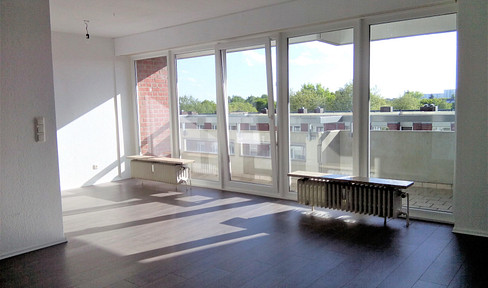 Free of charge! Light-flooded apartment in a beautiful location in Schnelsen