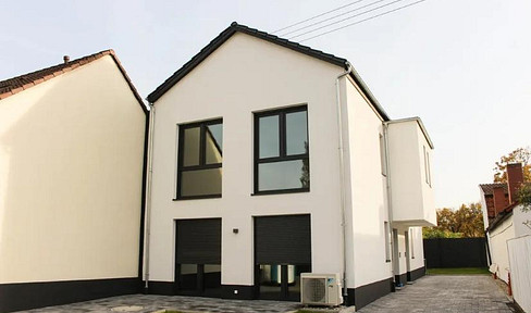 New-build semi-detached house - modern living in first-time occupancy with high-quality furnishings and garden