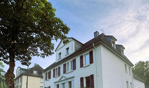 kernsanierte 3-Zimmer-1.OG-Wohnung mit gehobener Innenausstattung mit EBK, in Hattingen