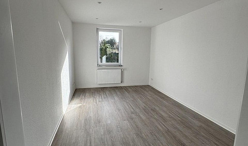 Your new home in Hattingen: High-quality renovated 2.5-room apartment with fitted kitchen.