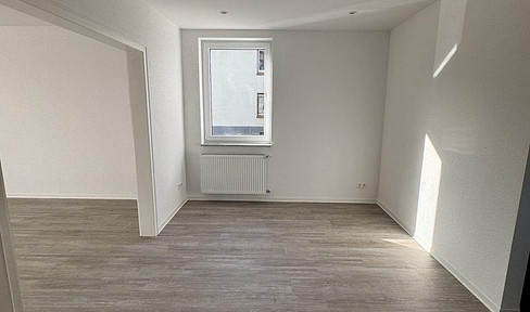 Your new home in Hattingen: High-quality renovated 3-room apartment with fitted kitchen.