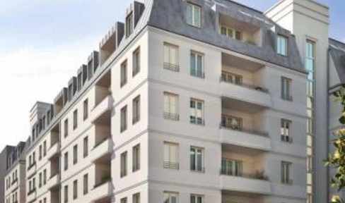 2.5-room apartment with a balcony and a view of the skyline.