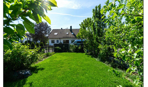 *Provisionsfrei* Charmantes Reihenmittelhaus mit Gartenanteil in Ulm