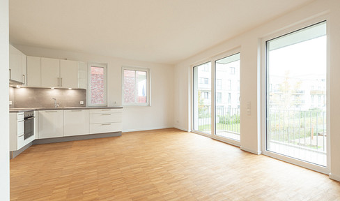 Reserved: As good as new, BRIGHT & MODERN 2-room apartment with balcony and EBK!