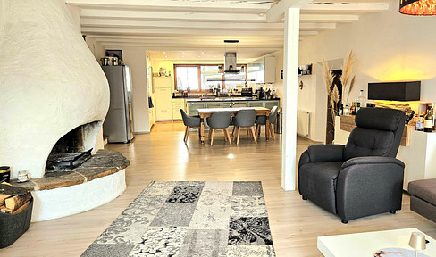 Living comfort & quality of life : 260 m² ground-floor garden apartment