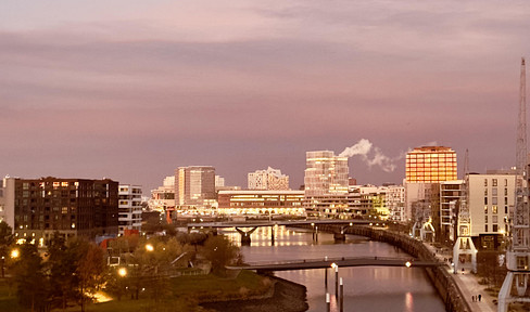 HafenCity | Exclusive 4-room apartment | 127 m² | With views of the Elbe River and the Elbphilharmonie concert hall.