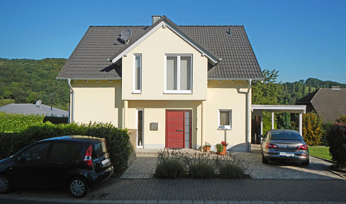 Light-flooded house for rent for 2.5 years