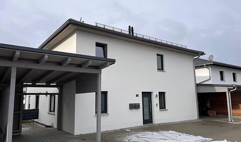 Tasteful 3-room apartment with fitted kitchen in Wackersdorf