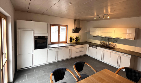 Gemütliche 2,5-Zimmer-EG-Wohnung mit Garten in Irschenberg – OT Buchbichl