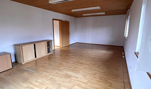 Attraktive Bürofläche im Obergeschoss – hochwertige Holzständerbauweise