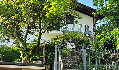 Detached house in a central location