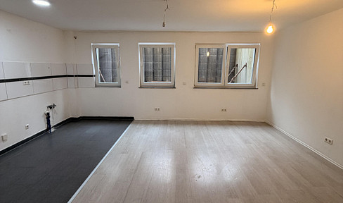 Großzügige UG Wohnung