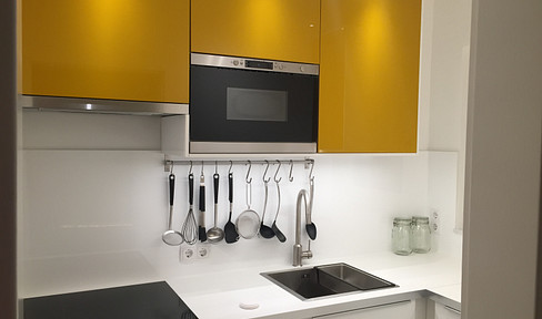 Moderne neu eingerichtete und renovierte vollmöblierte Wohnung inkl. Kfz-Stellplatz, Top Lage