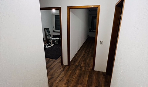 2Zimmer und große Terrasse - kurzfristig frei - frisch renoviert!