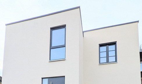Completely renovated single-family house in Chemnitz-Rabenstein - modern living space of 165 square meters.