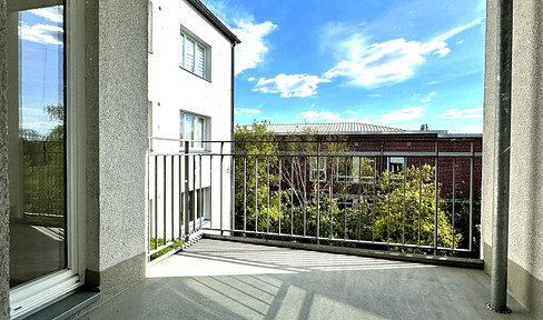 Apartment for sale in Potsdam, Kirchsteigfeld, with a balcony. (No rental agreements in place.)