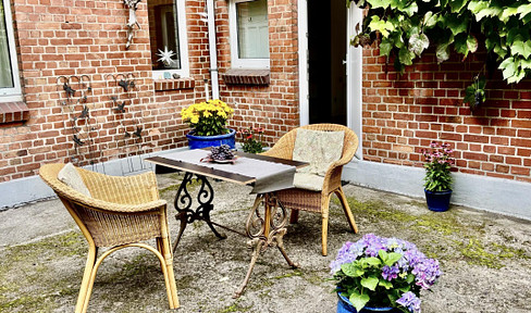 Möblierte 5-Zimmer-Erdgeschosswohnung in Hamburg für 1 Jahr