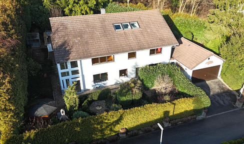 Großes, schönes Einfamilienhaus mit Einliegerwohnung * in Möckmühl