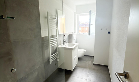 Erstbezug nach Kernsanierung | 2-Zimmer-Wohnung mit Balkon & Einbauküche | Zentral in Cannstatt