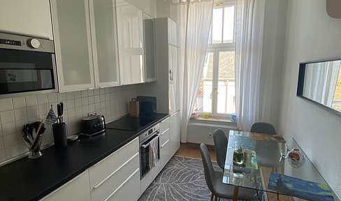 Modernisierte 2-Zimmer-Wohnung m. Luxus-Einbauküche und Blick auf die Weiße Elster