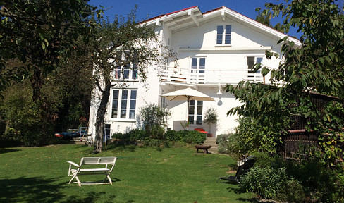 Traumhaftes Landhaus mit idyllischem Garten am Wörthsee