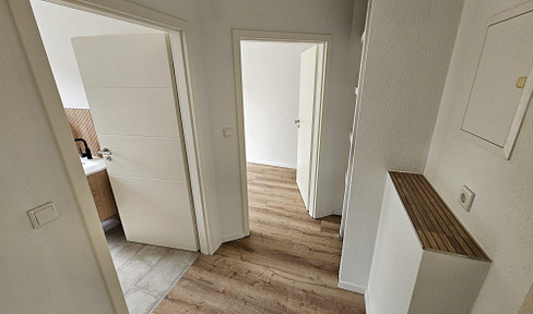 Stylish 2-room apartment with a rain shower, bathtub, and high-quality finishes, located in Bernau.