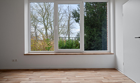 Ready for immediate occupancy: Spacious 2-room apartment on the Wall in Greifswald city center