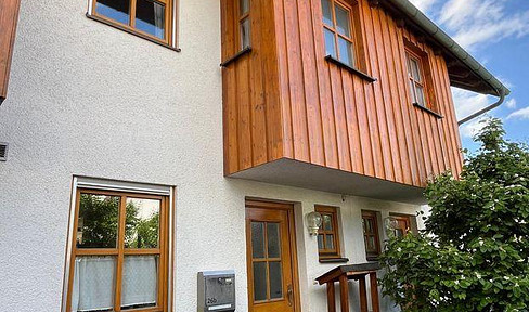 gepflegtes, ruhig gelegenes RMH mit Platz für die gesamte Familie und 2 Stellplätzen