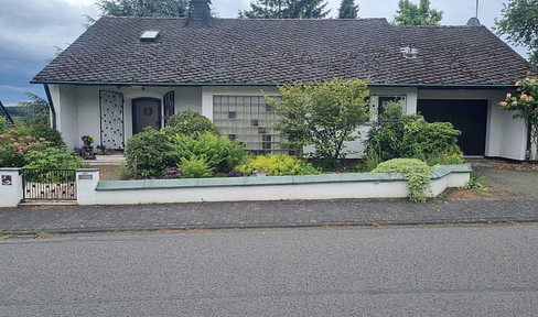 Freistehendes sonniges Wohnhaus Rhein- Westerwald in ruhiger und idyllischer Südlage mit Weitblick