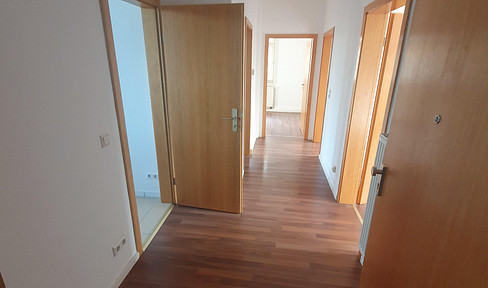 Helle 3Zimmer-Wohnung mit neuem Balkon nähe Bahnhof