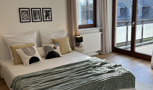 Condominium, renovated and available immediately, commission-free