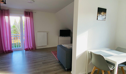 Neuwertige 2 Zimmer Maisonette komplett möbliert
